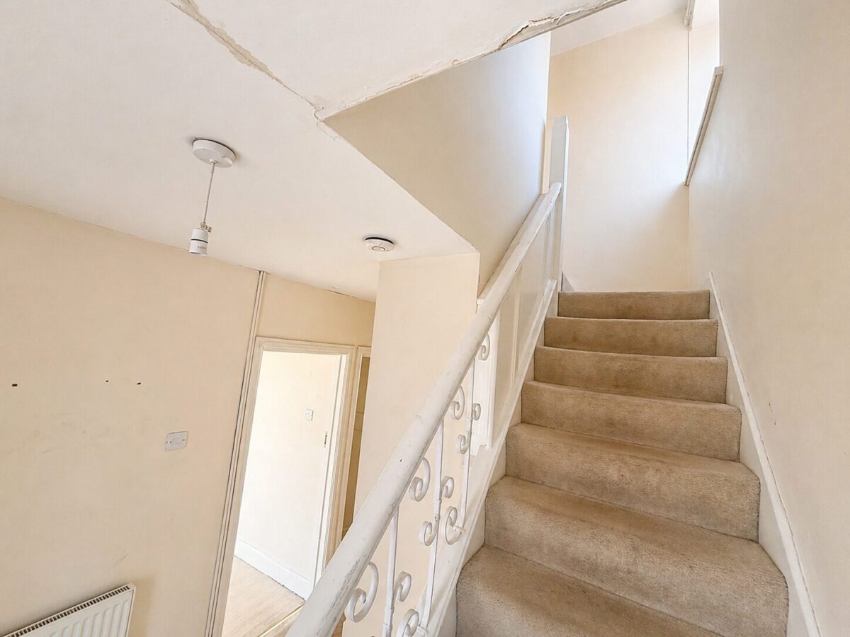 3 Bed Semi Detached, Marlow Road, High Wycombe, Buckinghamshire, HP11 1TF