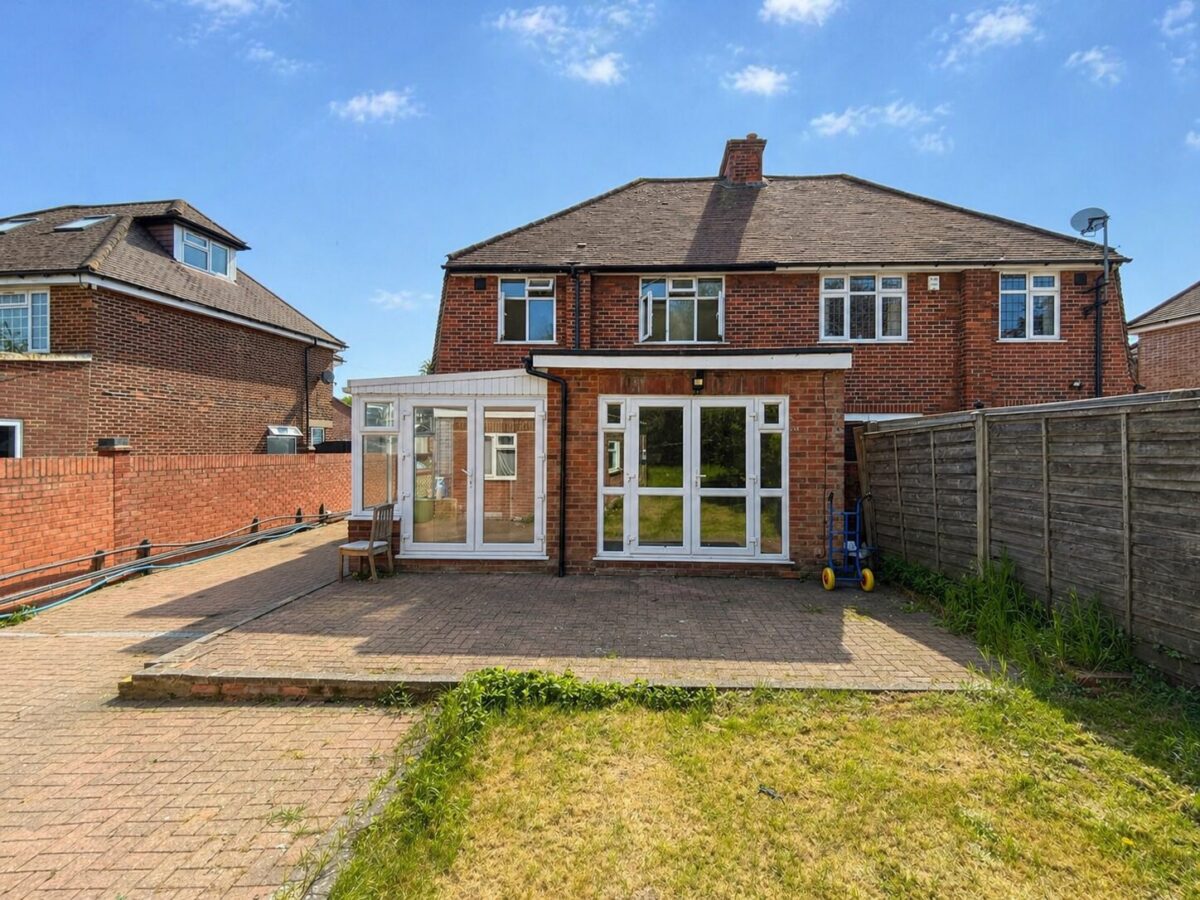 3 Bed Semi Detached, Marlow Road, High Wycombe, Buckinghamshire, HP11 1TF