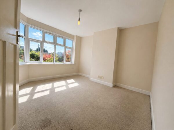 3 Bed Semi Detached, Marlow Road, High Wycombe, Buckinghamshire, HP11 1TF