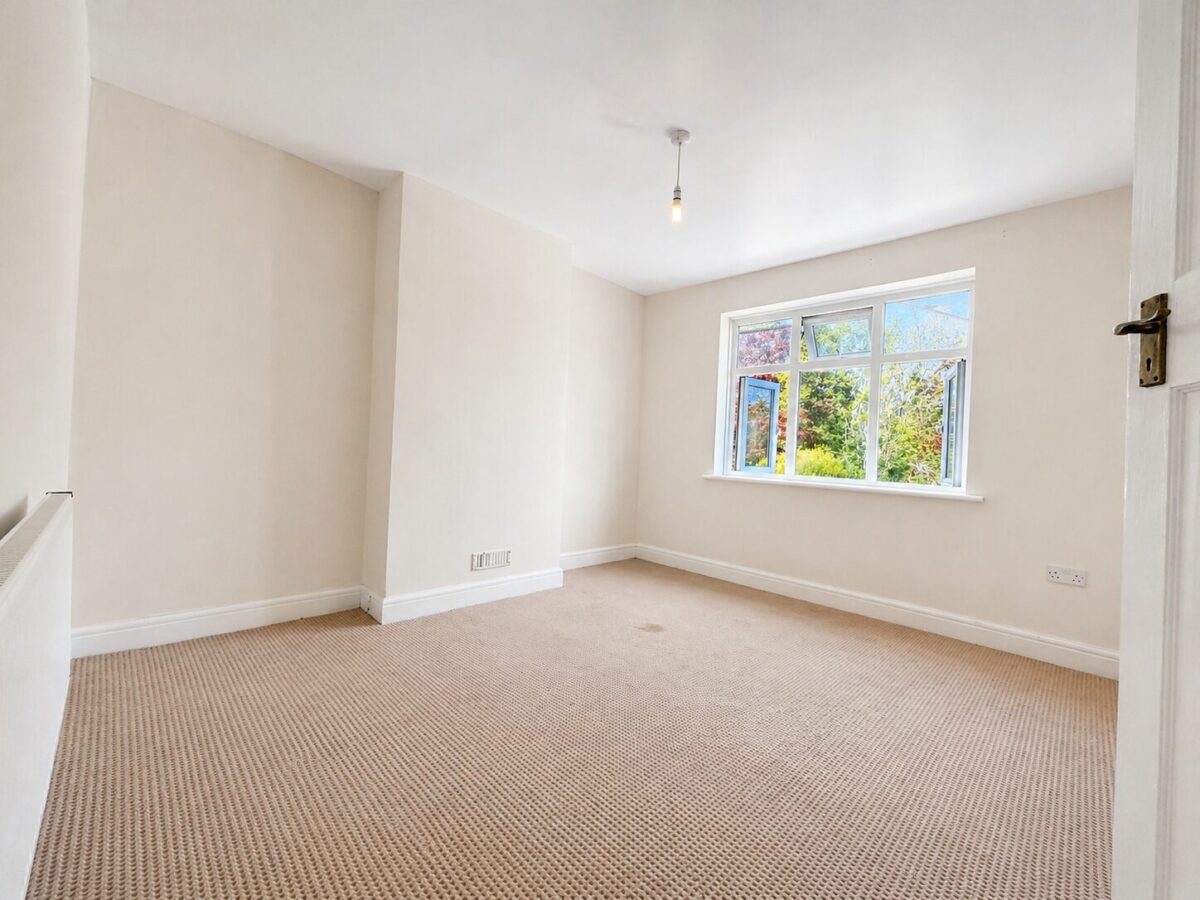 3 Bed Semi Detached, Marlow Road, High Wycombe, Buckinghamshire, HP11 1TF