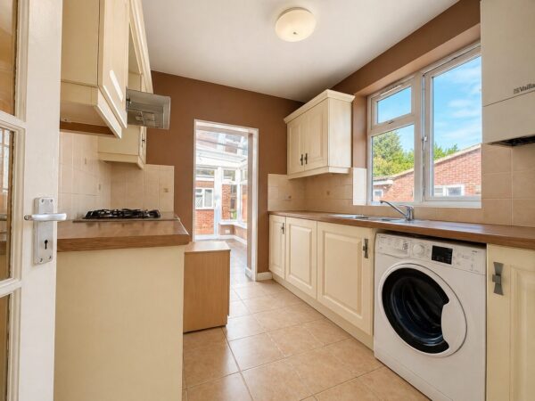 3 Bed Semi Detached, Marlow Road, High Wycombe, Buckinghamshire, HP11 1TF