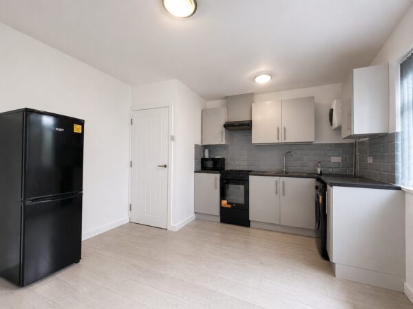 1/2 Bed Flat, Plumer Road, High Wycombe, Buckinghamshire, HP11 2SS