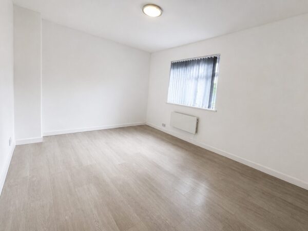 1/2 Bed Flat, Plumer Road, High Wycombe, Buckinghamshire, HP11 2SS