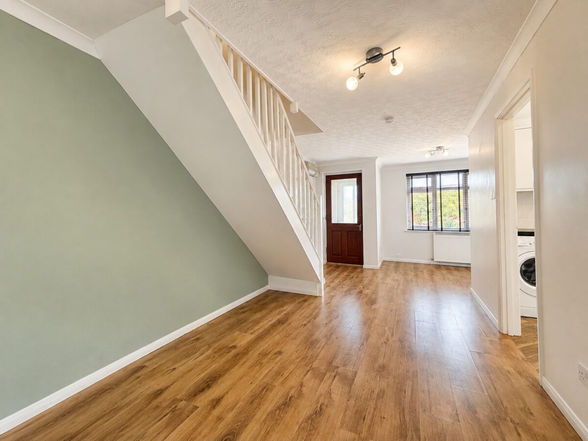 2 Bed Terraced, Eaton Avenue, High Wycombe, Buckinghamshire, HP12 3AU