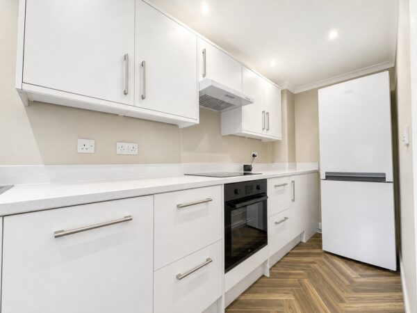 2 Bed Terraced, Eaton Avenue, High Wycombe, Buckinghamshire, HP12 3AU