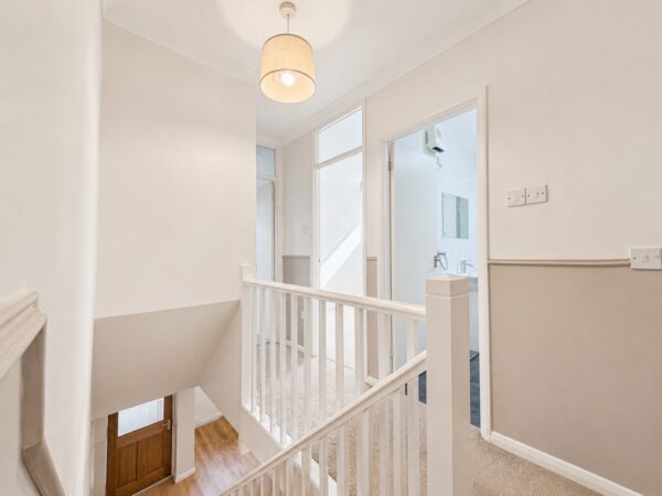 2 Bed Terraced, Eaton Avenue, High Wycombe, Buckinghamshire, HP12 3AU