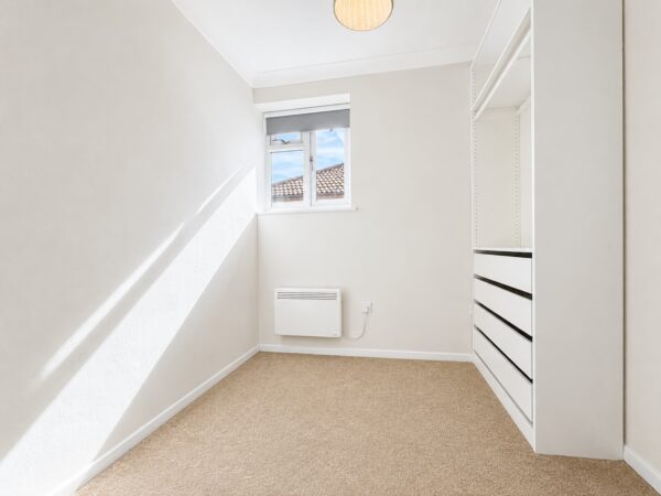 2 Bed Terraced, Eaton Avenue, High Wycombe, Buckinghamshire, HP12 3AU
