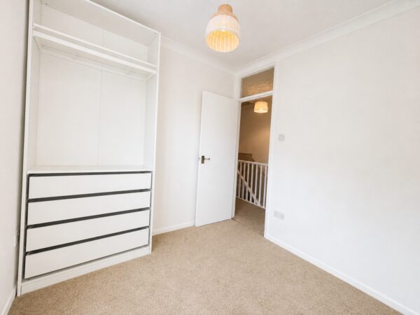 2 Bed Terraced, Eaton Avenue, High Wycombe, Buckinghamshire, HP12 3AU