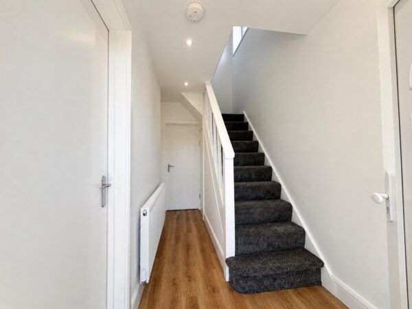 3/4 Bed Semi-Detached, Deeds Grove, High Wycombe, Buckinghamshire, HP12 3PD