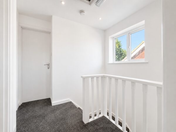 3/4 Bed Semi-Detached, Deeds Grove, High Wycombe, Buckinghamshire, HP12 3PD