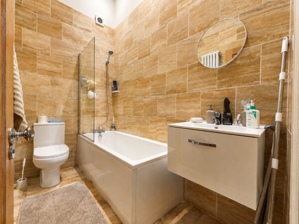 1 Bed Apartment, Gordon Road, High Wycombe, Buckinghamshire, HP13 6XJ
