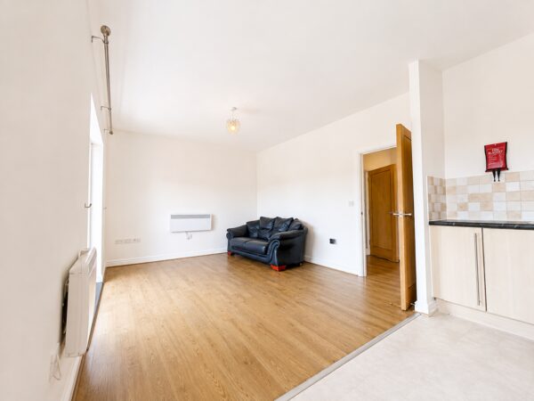 2 Bed Apartment, Cedar Avenue, Hazelmere, Buckinghamshire, HP15 7DL