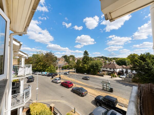 2 Bed Apartment, Cedar Avenue, Hazelmere, Buckinghamshire, HP15 7DL