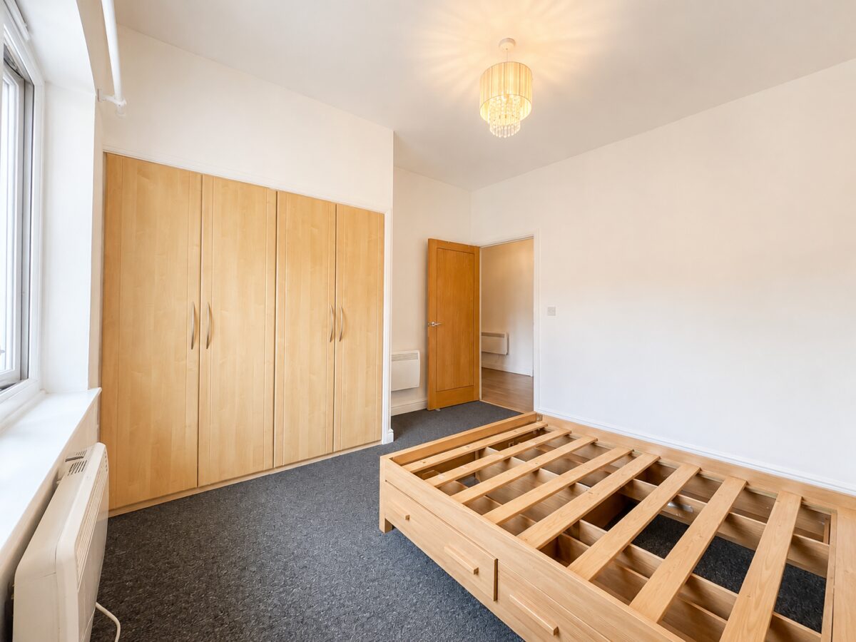 2 Bed Apartment, Cedar Avenue, Hazelmere, Buckinghamshire, HP15 7DL