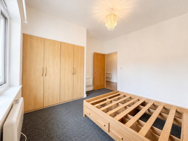 2 Bed Apartment, Cedar Avenue, Hazelmere, Buckinghamshire, HP15 7DL