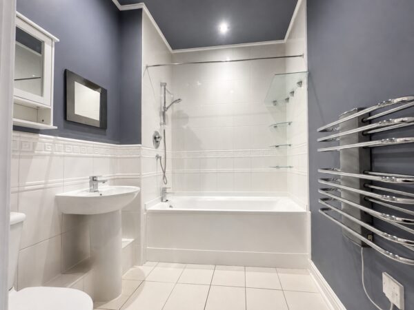 2 Bed Apartment, Cedar Avenue, Hazelmere, Buckinghamshire, HP15 7DL