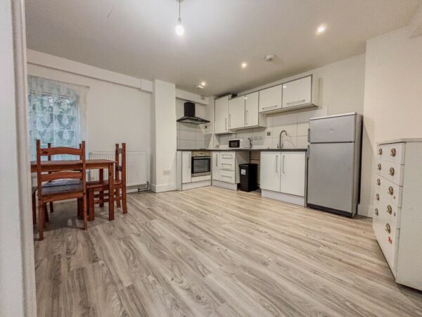 1 Bed Apartment, Nutfield Ln, High Wycombe, Buckinghamshire, HP11 2ND