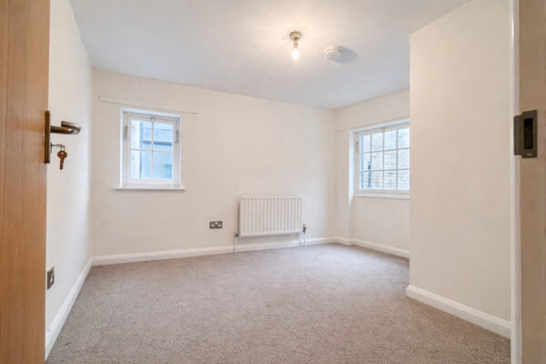 5 Bedroom Shared Flat, Town Centre, High Wycombe, Buckinghamshire, HP11 2DL
