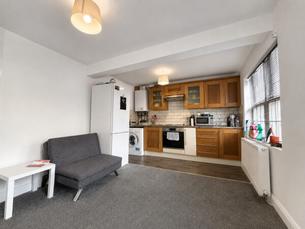 1 Bed Flat, Abbey Barn Road, High Wycombe, HP11 1RR