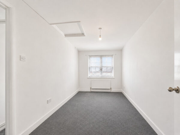 1 Bed Flat, Abbey Barn Road, High Wycombe, HP11 1RR