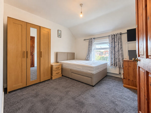 4 Bed Semi-Detached, Grenfell Avenue, High Wycombe, Buckinghamshire, HP12 3JT