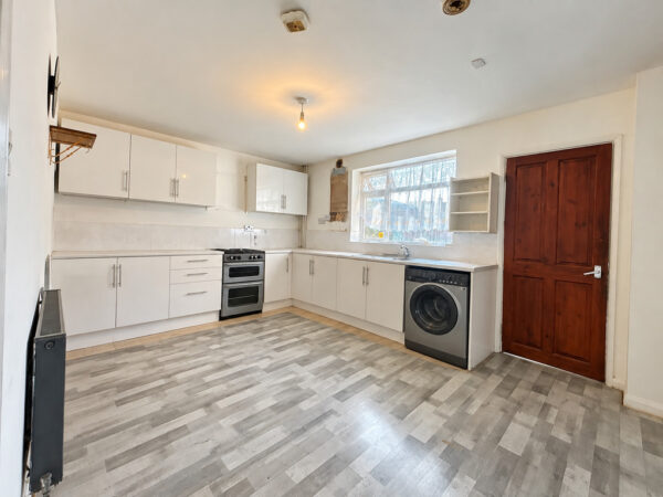 4 Bed Semi-Detached, Grenfell Avenue, High Wycombe, Buckinghamshire, HP12 3JT