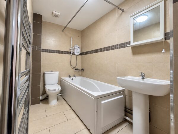 2 Bed Apartment, Abbey Barn Road, High Wycombe, Buckinghamshire, HP11 1RR