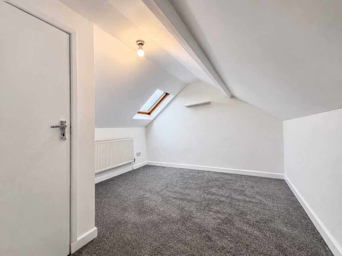 2 Bed Flat, Green St, High Wycombe, Buckinghamshire, HP11 2RE