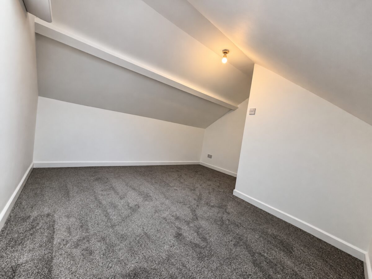 2 Bed Flat, Green St, High Wycombe, Buckinghamshire, HP11 2RE