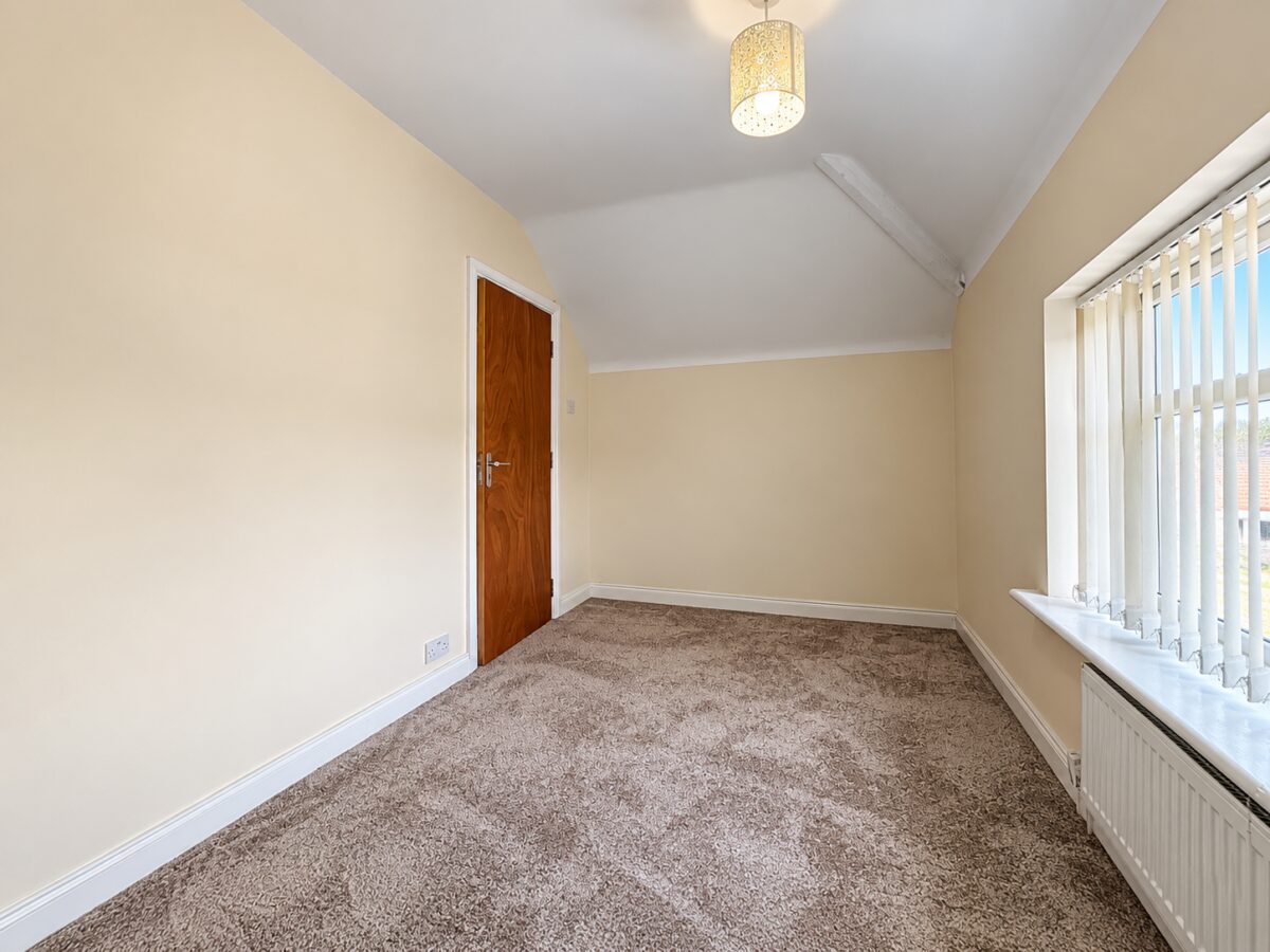2 Bed Semi-Detached, Spearing Rd, High Wycombe, Buckinghamshire, HP12 3JX