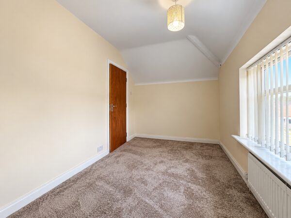 2 Bed Semi-Detached, Spearing Rd, High Wycombe, Buckinghamshire, HP12 3JX