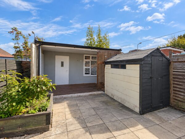 2 Bed Semi-Detached, Spearing Rd, High Wycombe, Buckinghamshire, HP12 3JX