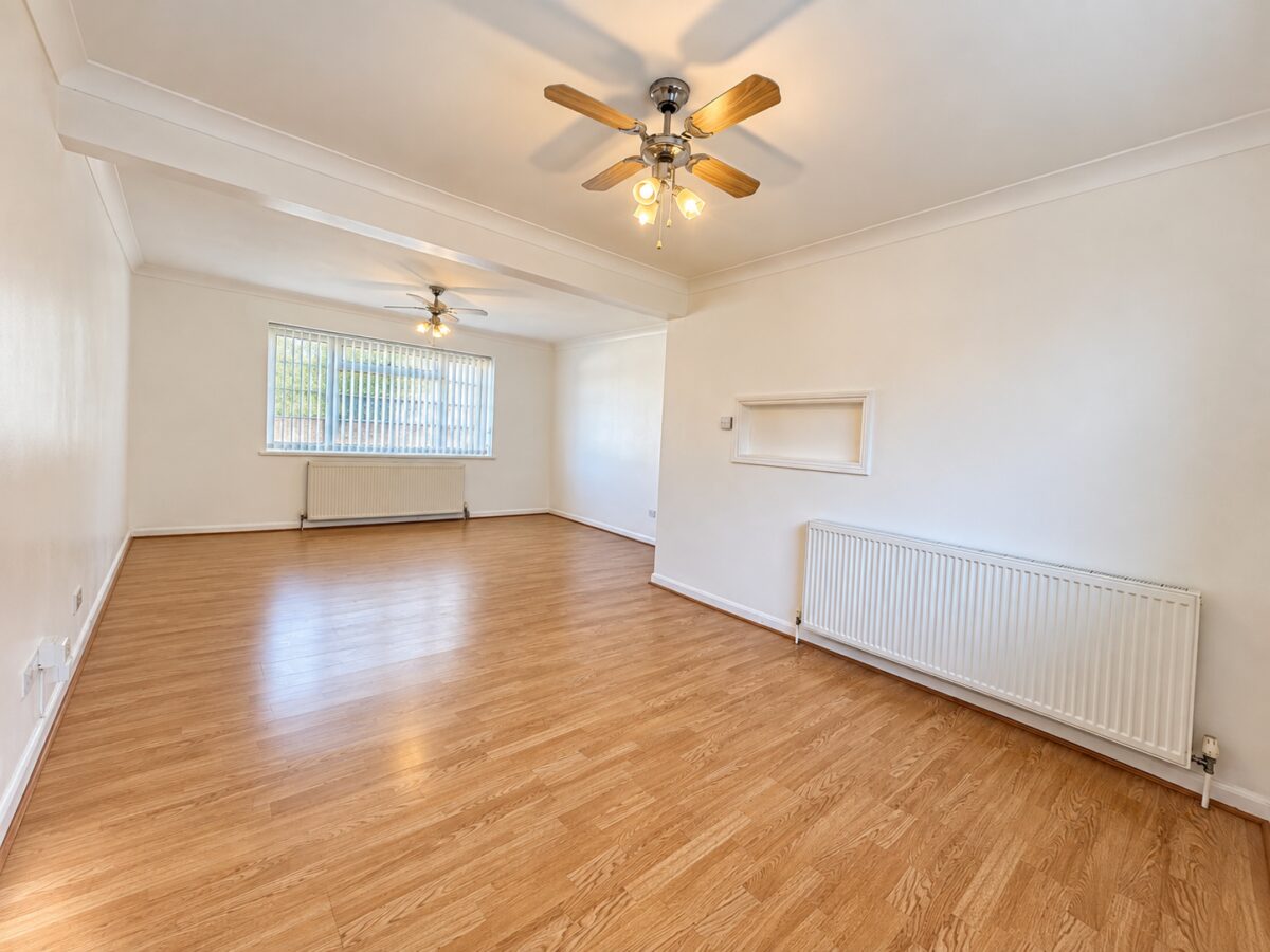 3 Bed Semi-Detached, Roundwood Road, High Wycombe, Buckinghamshire, HP12 4HE