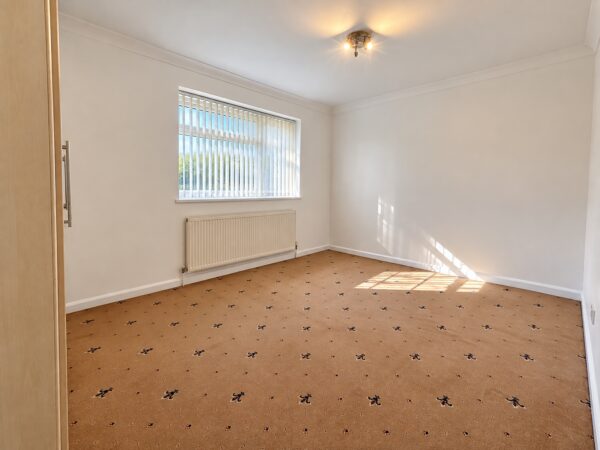 3 Bed Semi-Detached, Roundwood Road, High Wycombe, Buckinghamshire, HP12 4HE