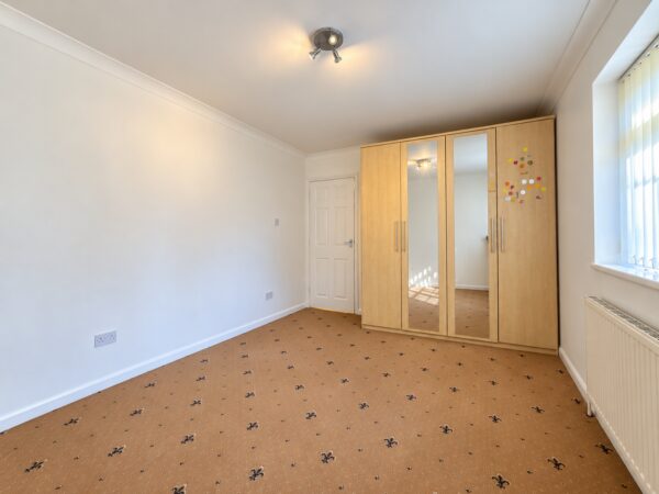 3 Bed Semi-Detached, Roundwood Road, High Wycombe, Buckinghamshire, HP12 4HE