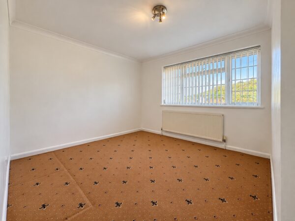 3 Bed Semi-Detached, Roundwood Road, High Wycombe, Buckinghamshire, HP12 4HE