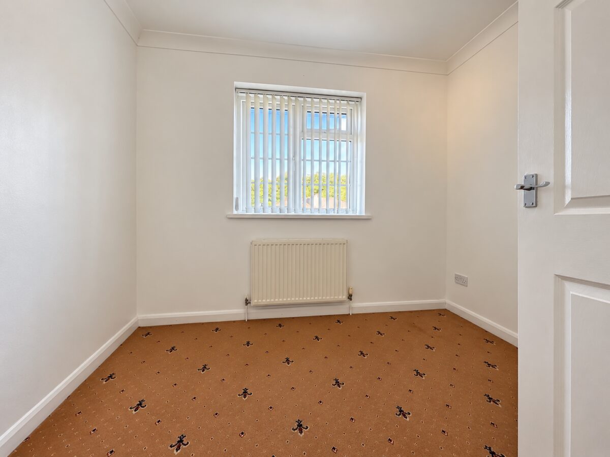 3 Bed Semi-Detached, Roundwood Road, High Wycombe, Buckinghamshire, HP12 4HE