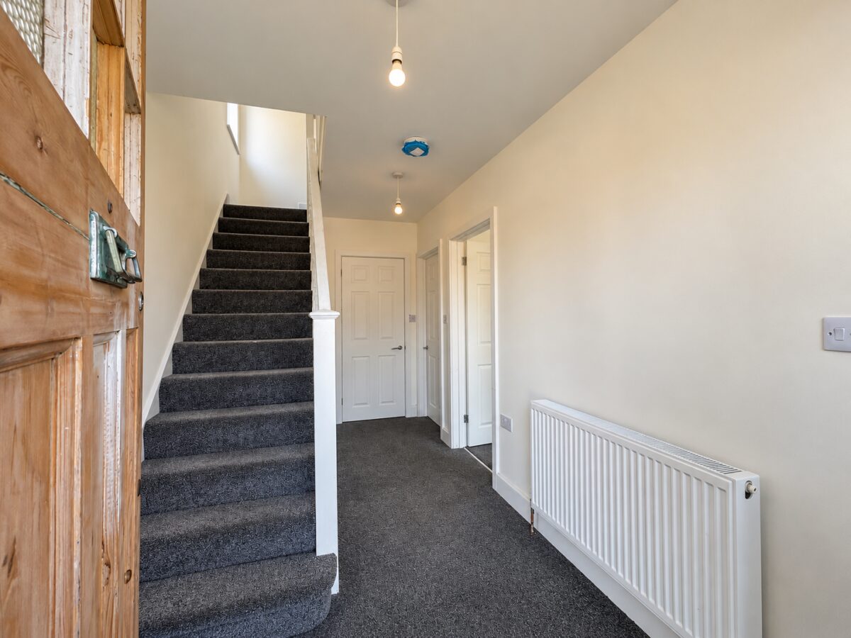 3 Bed Semi-Detached, Chairborough Rd, High Wycombe, Buckinghamshire, HP12 3HH