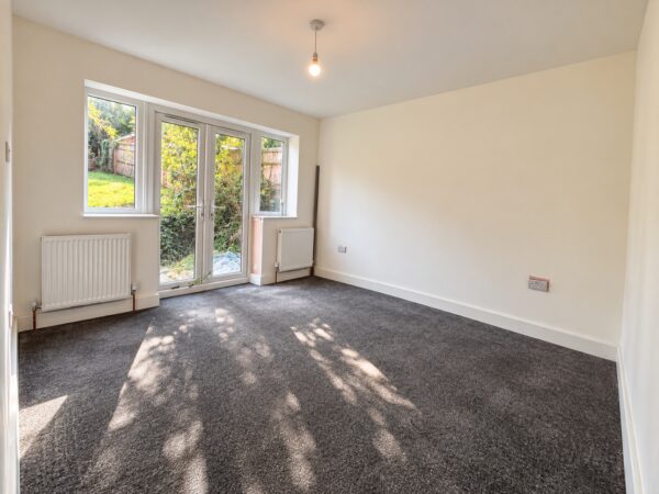 3 Bed Semi-Detached, Chairborough Rd, High Wycombe, Buckinghamshire, HP12 3HH