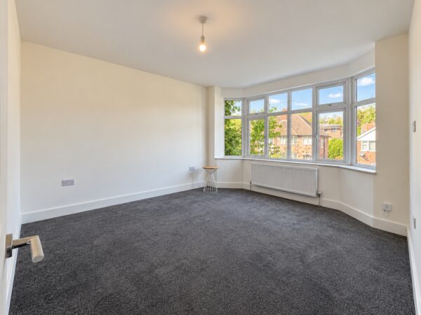 3 Bed Semi-Detached, Chairborough Rd, High Wycombe, Buckinghamshire, HP12 3HH