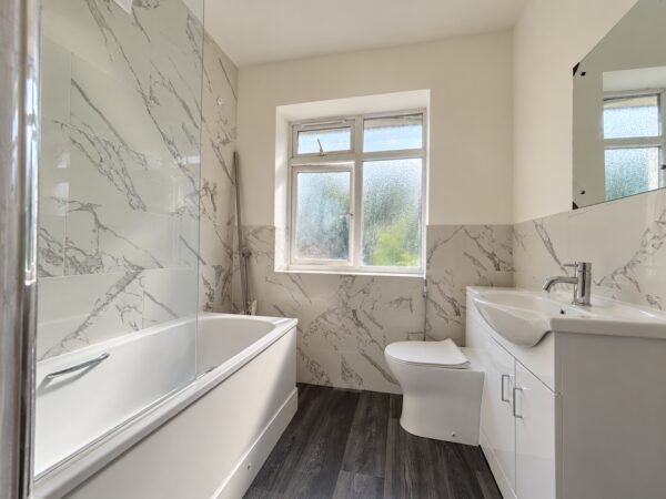 3 Bed Semi-Detached, Chairborough Rd, High Wycombe, Buckinghamshire, HP12 3HH