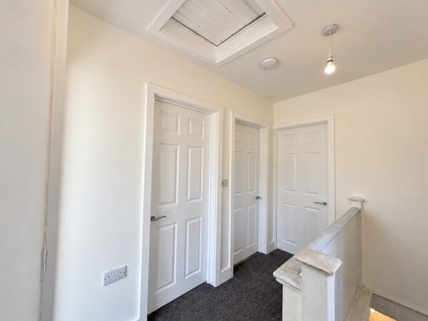 3 Bed Semi-Detached, Chairborough Rd, High Wycombe, Buckinghamshire, HP12 3HH