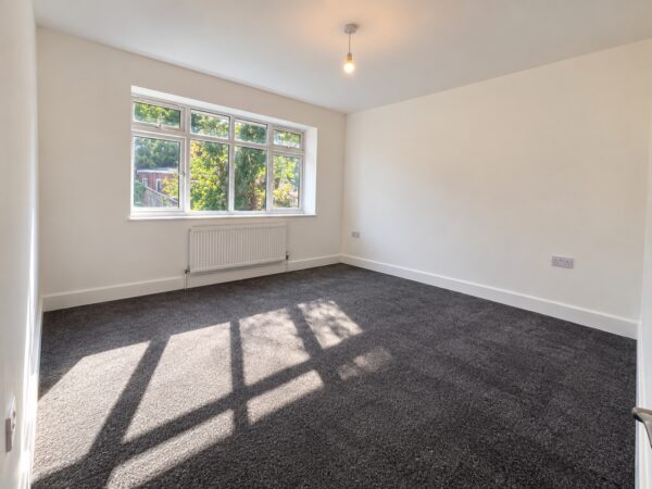 3 Bed Semi-Detached, Chairborough Rd, High Wycombe, Buckinghamshire, HP12 3HH