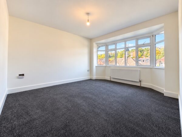 3 Bed Semi-Detached, Chairborough Rd, High Wycombe, Buckinghamshire, HP12 3HH