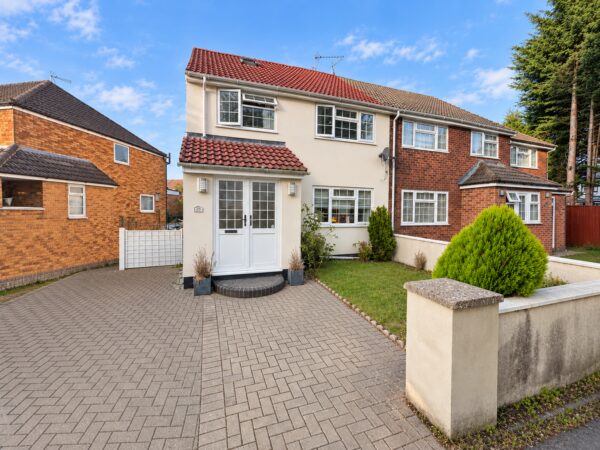 4 Bed Semi-Detached, Walton Drive. High Wycombe, Buckinghamshire, HP13 6TS