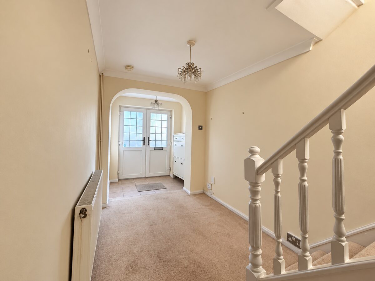4 Bed Semi-Detached, Walton Drive. High Wycombe, Buckinghamshire, HP13 6TS