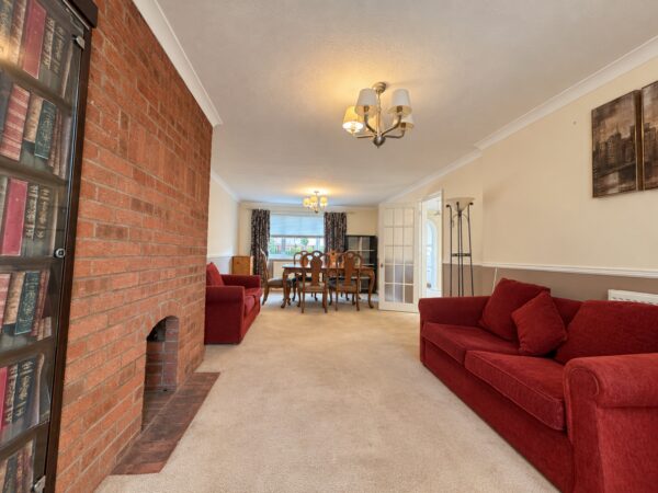4 Bed Semi-Detached, Walton Drive. High Wycombe, Buckinghamshire, HP13 6TS