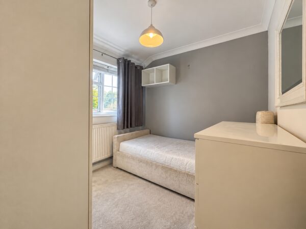 4 Bed Semi-Detached, Walton Drive. High Wycombe, Buckinghamshire, HP13 6TS
