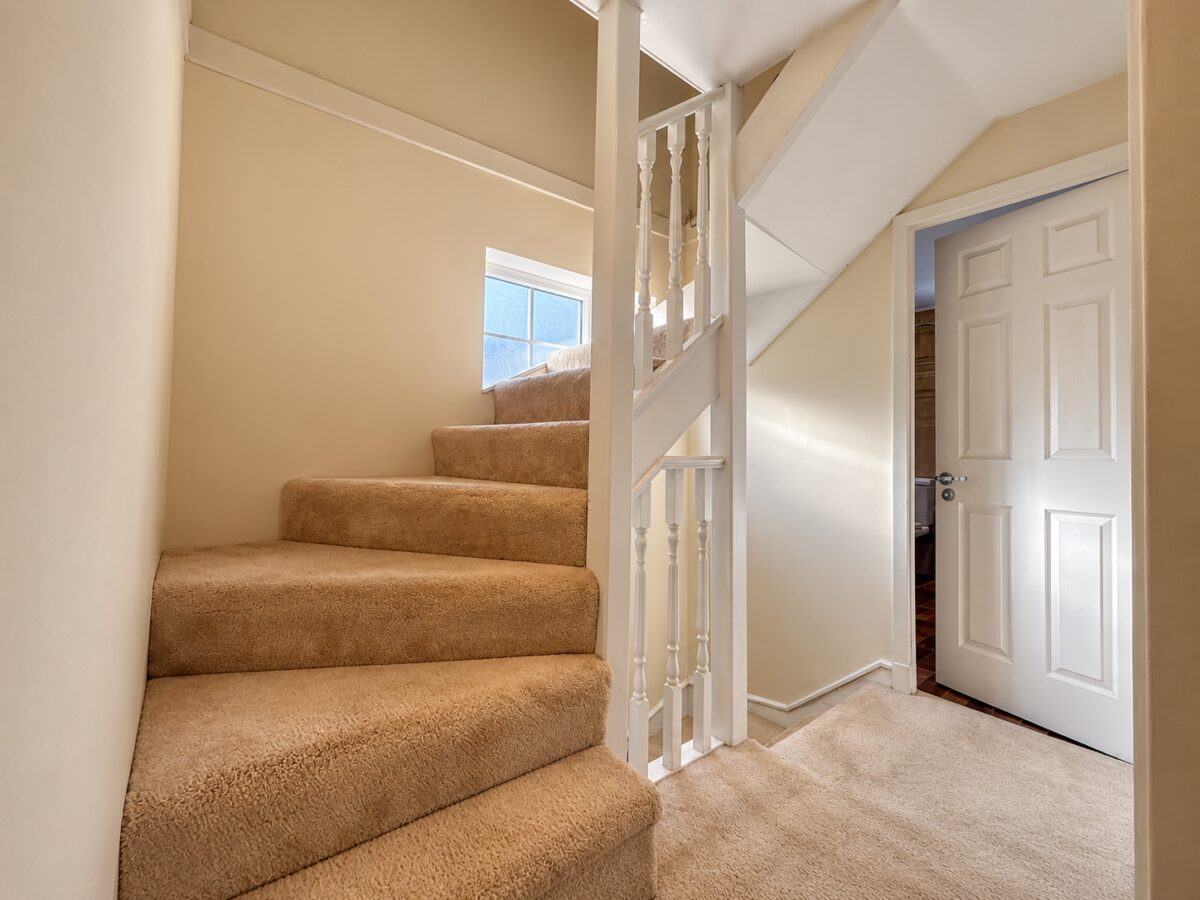 4 Bed Semi-Detached, Walton Drive. High Wycombe, Buckinghamshire, HP13 6TS