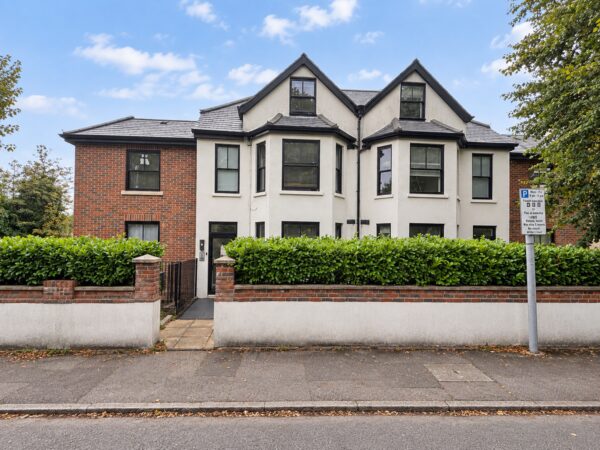 1 Bed Apartment, Priory Avenue, High Wycombe, HP13 6SQ